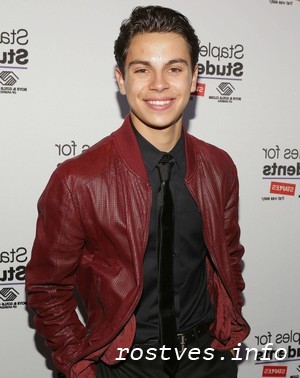 Джейк Ти Остин фото